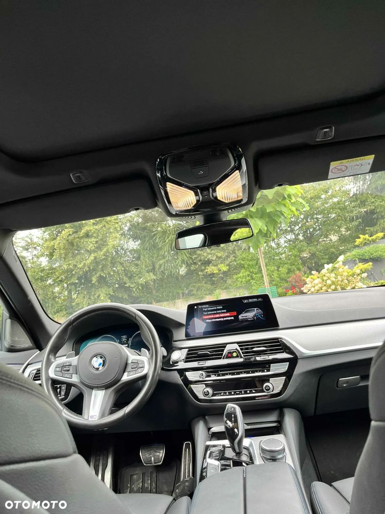 BMW Seria 5 530i Sport - 12