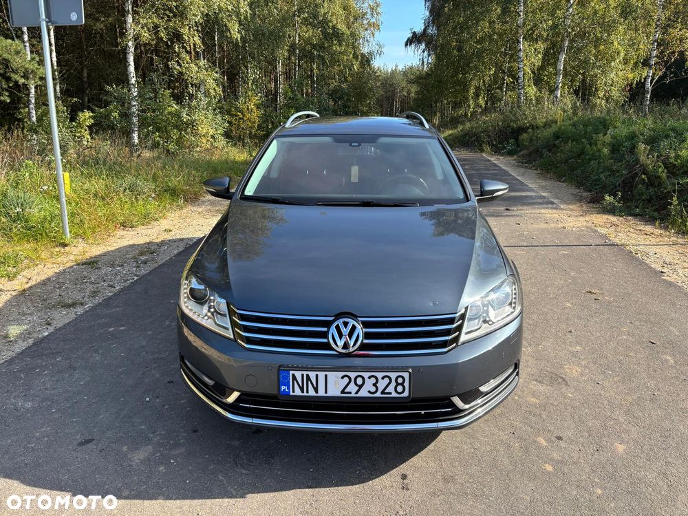 Volkswagen Passat 2012 photo 2
