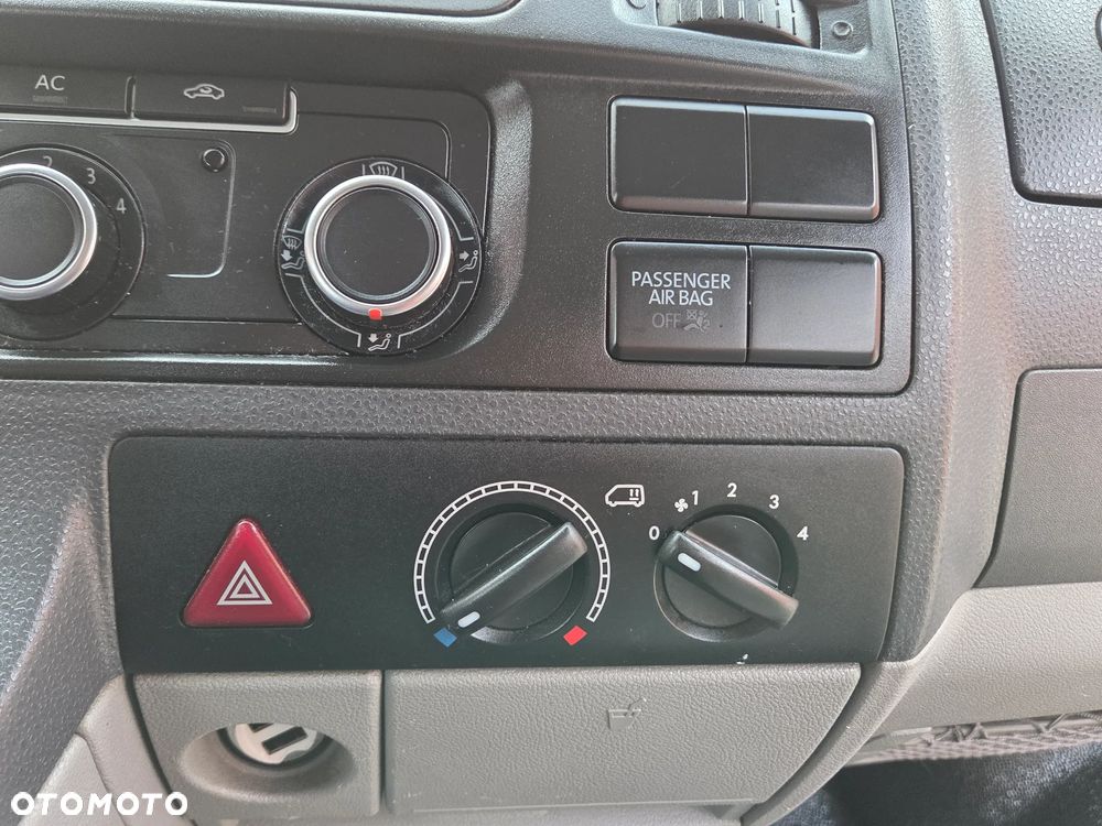 Volkswagen Transporter - 35