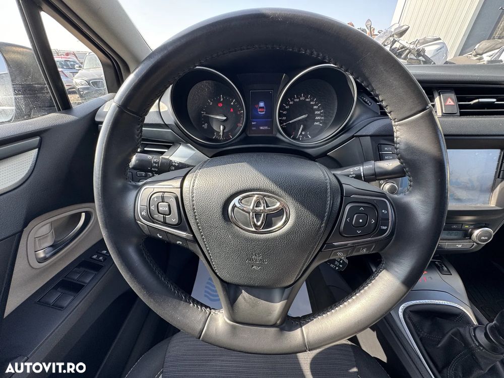 Toyota Avensis 2.0 D-4D Elegance - 23