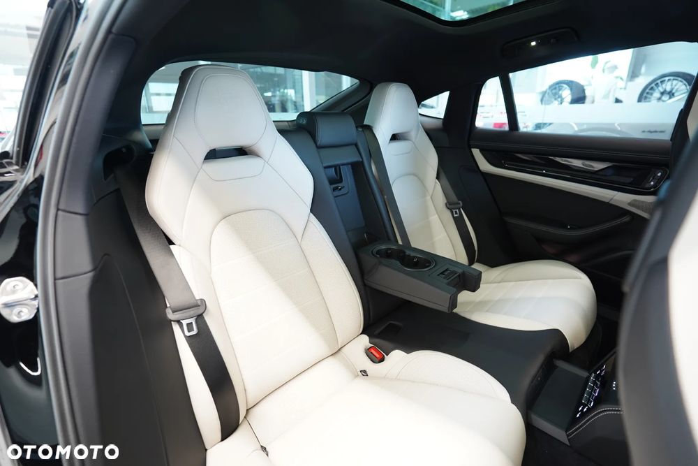 Porsche Panamera - 12