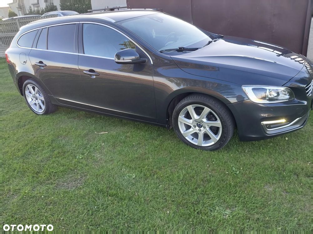 Volvo V60 D4 Drive-E R-Design Momentum - 19