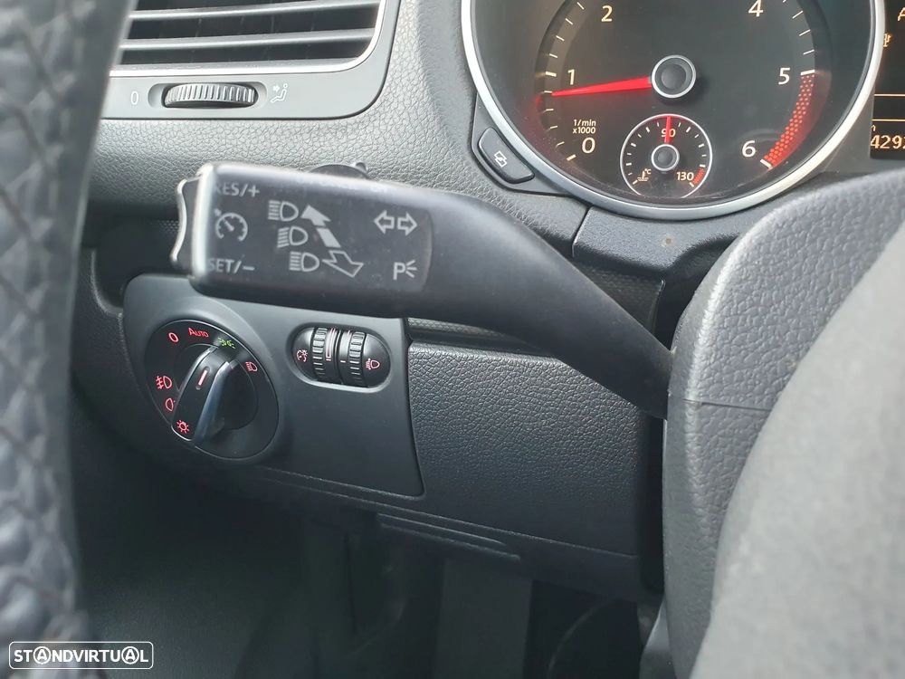 VW Golf 1.6 TDi Confortline - 11