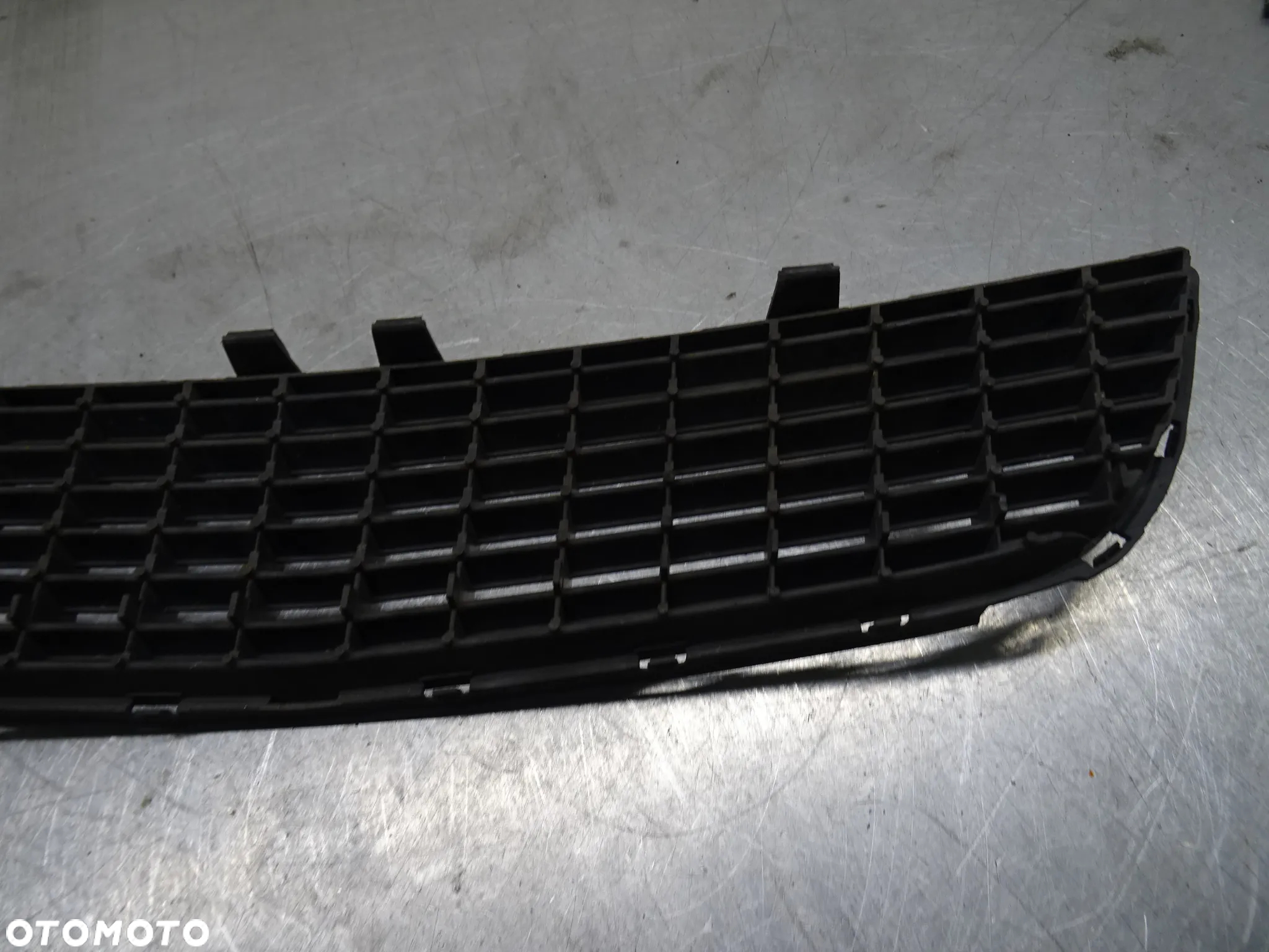 OPEL VECTRA C GTS LIFT 05-08 KRATKA ZDERZAKA ŚRODKOWA - 4