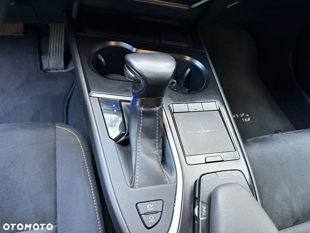 Lexus UX - 23