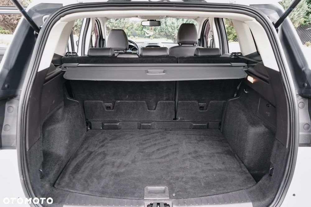 Ford Kuga 2.0 TDCi 2x4 Titanium - 37
