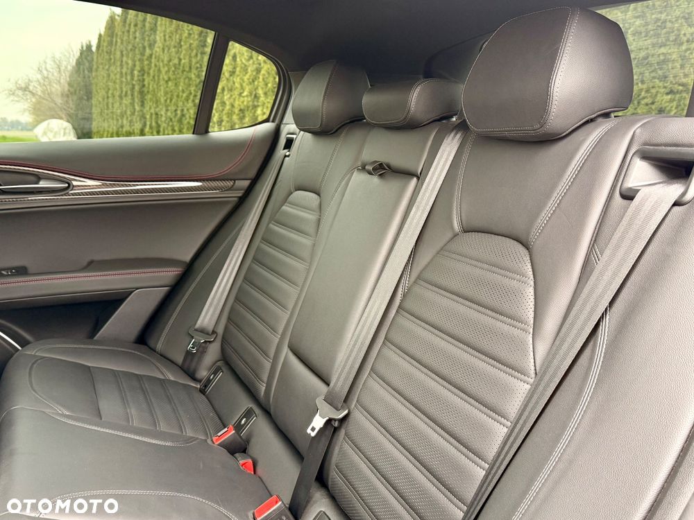 Alfa Romeo Stelvio 2.0 Turbo 16V AT8-Q4 Estrema - 27