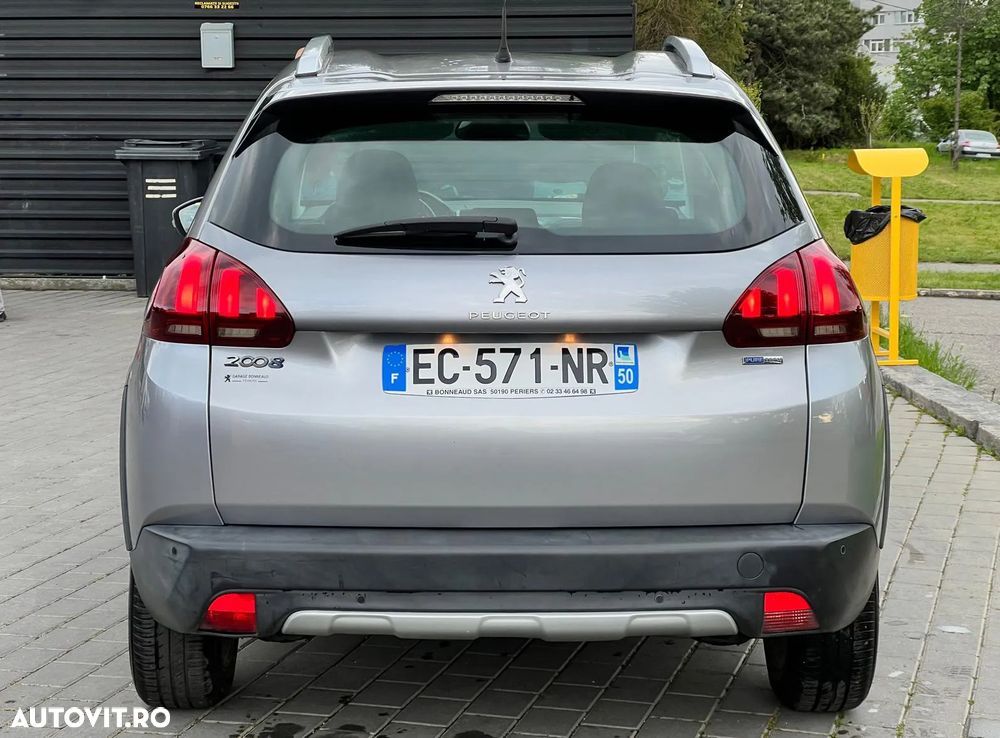 Peugeot 2008 1.2 L PureTech STT EAT8 Allure - 13