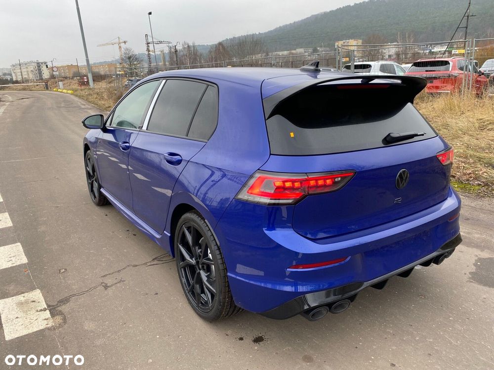 Volkswagen Golf - 8