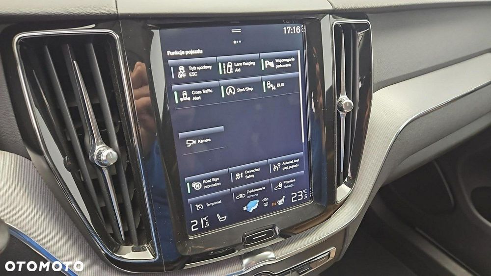 Volvo XC 60 D5 SCR AWD Inscription - 22