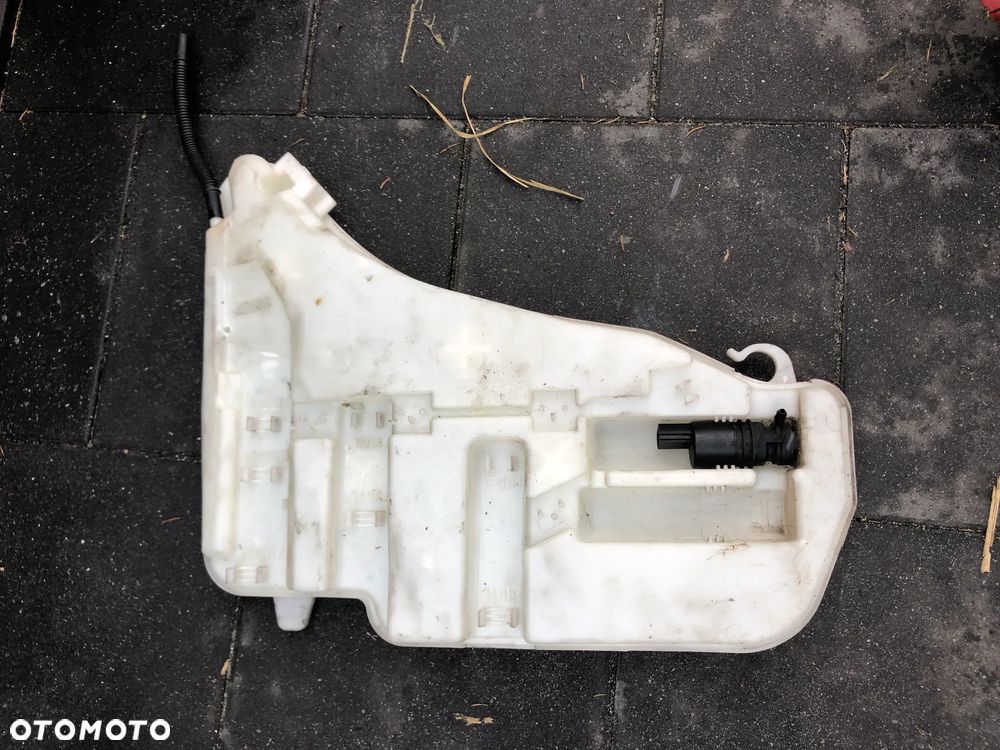 ZBIORNIK SPRYSKIWACZY BMW 6 F06 F12 F13 - 6