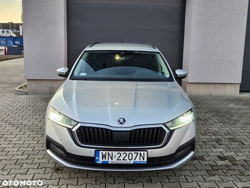 Skoda Octavia 2.0 TDI SCR Ambition DSG - 2