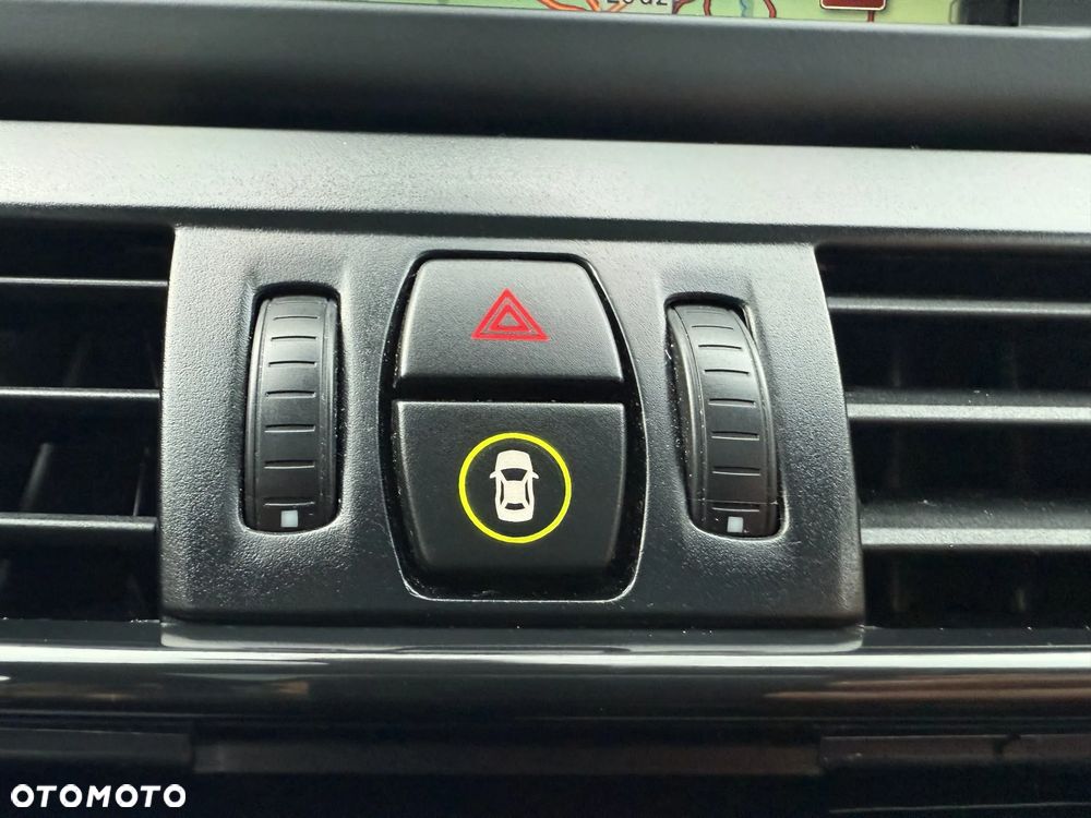 BMW Seria 2 218d Sport Line - 23