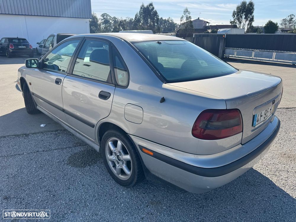 Volvo S40 2.0 - 6