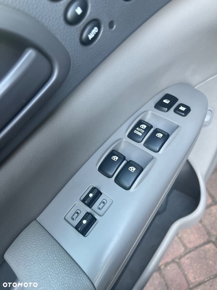 Kia Sedona 3.8 V6 EX - 5