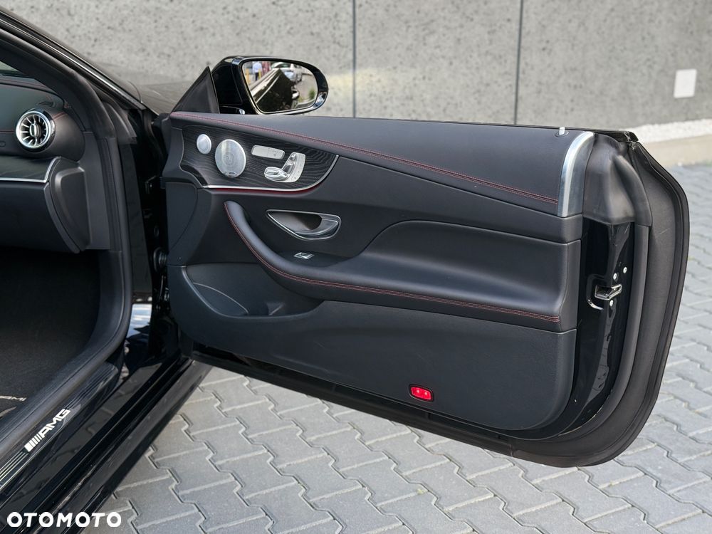 Mercedes-Benz Klasa E - 21