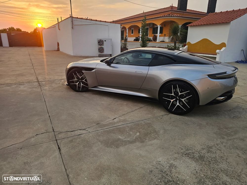 Aston Martin DB12 Coupé V8 - 1