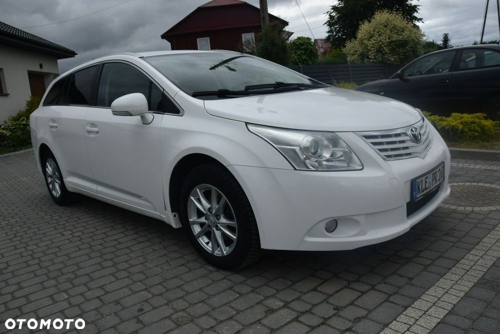 Toyota Avensis - 9