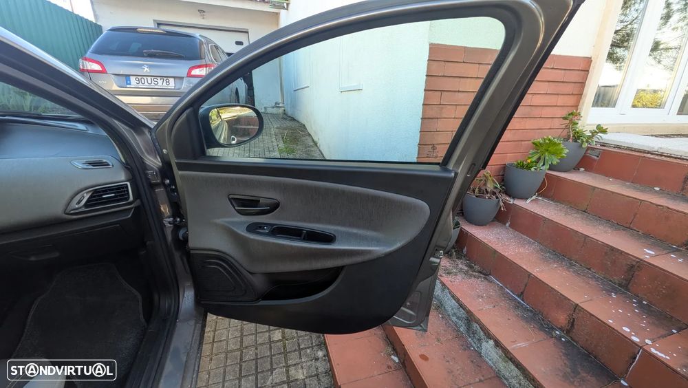 Lancia Ypsilon 1.2 S&S Urban - 13