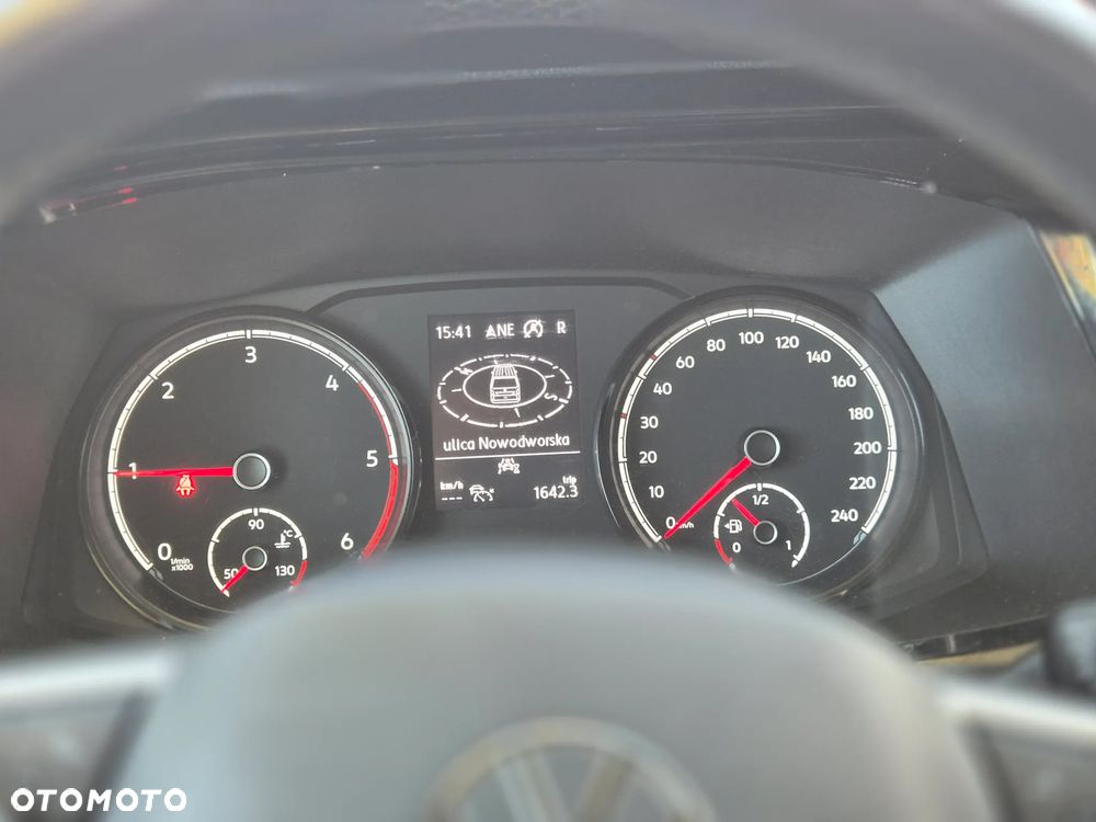 Volkswagen Caravelle - 19