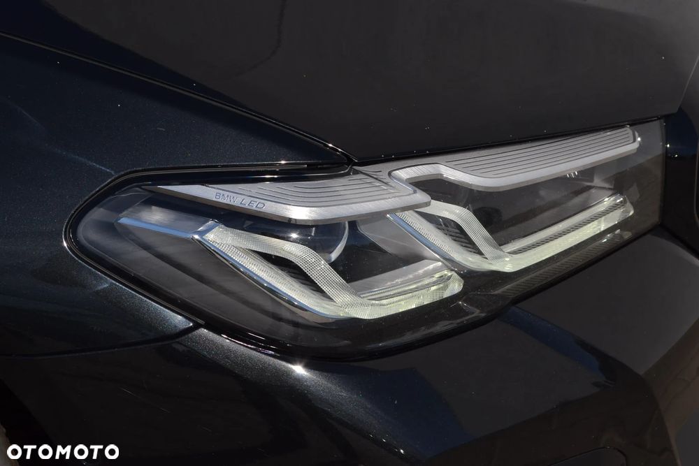 BMW Seria 5 530d xDrive - 23