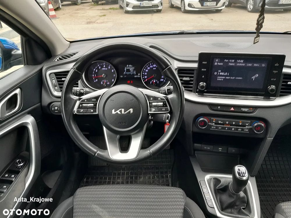 Kia Ceed 1.5 T-GDI M - 11