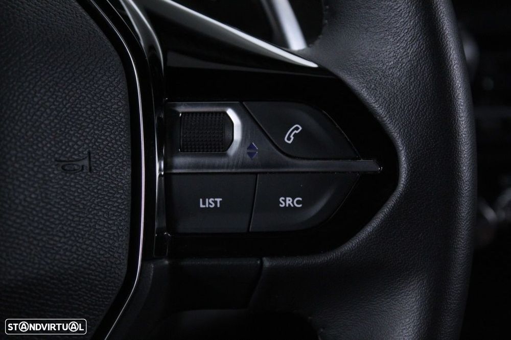 Peugeot 2008 1.2 PureTech Allure EAT8 - 23
