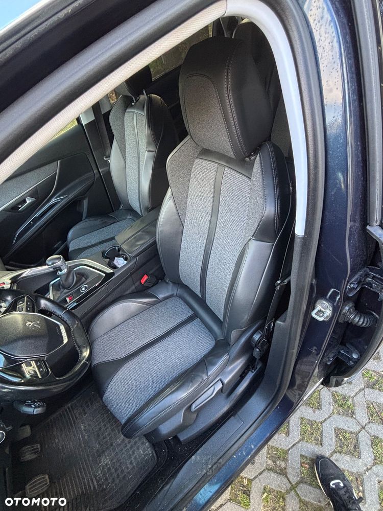 Peugeot 5008 1.6 BlueHDi Allure 7os - 18