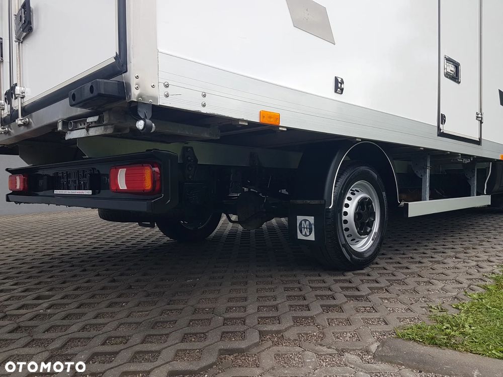 Iveco 35S16 KONTENER 8EP KLIMA 4,23x2,23x2,23 3,0-160KM DAILY KRAJOWY MANUAL 6-BIEGÓW - 24