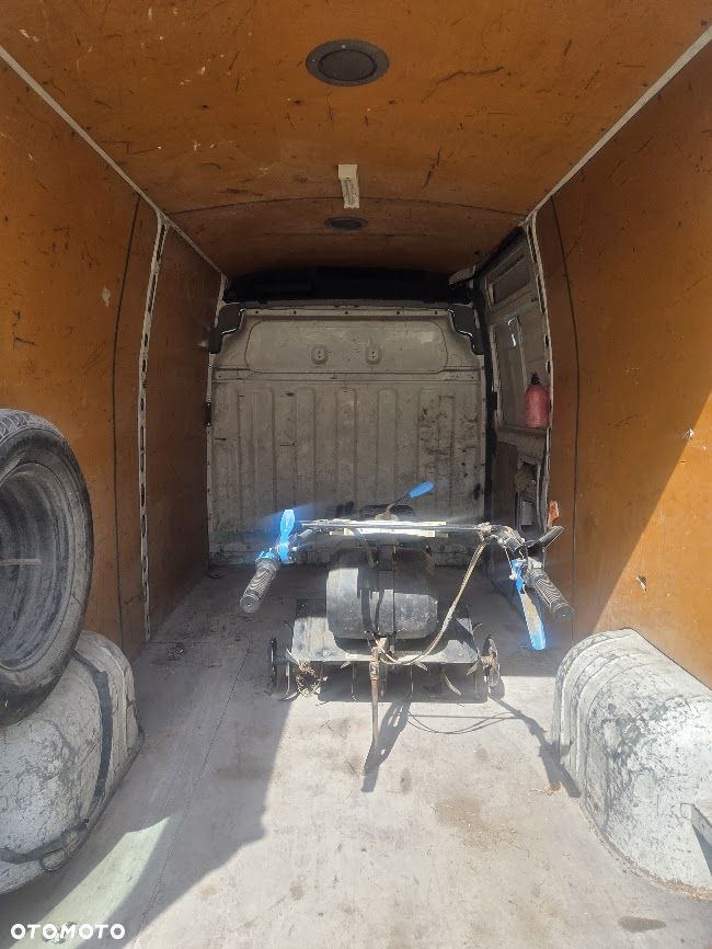 Nissan Interstar - 4