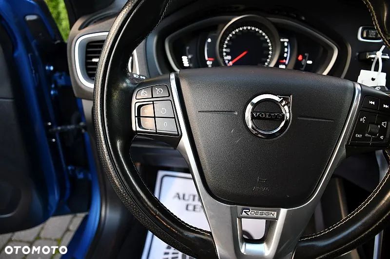 Volvo V40 D3 Drive-E SCR R-Design Momentum - 17