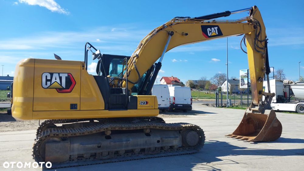 Caterpillar 323 - 9