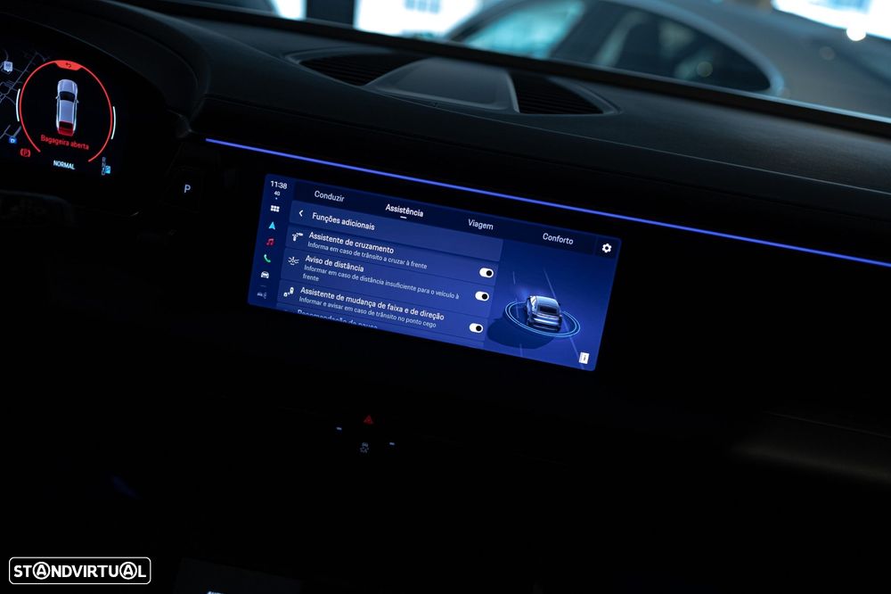 Porsche Macan Electric 4 - 48