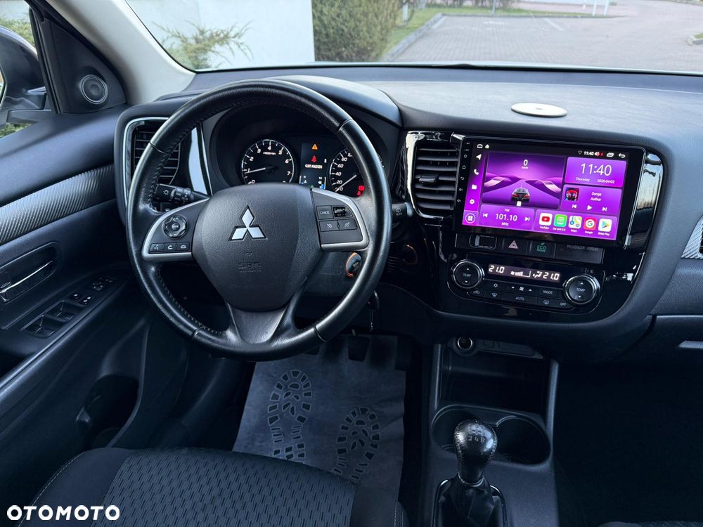 Mitsubishi Outlander 2.0 2WD Invite - 27