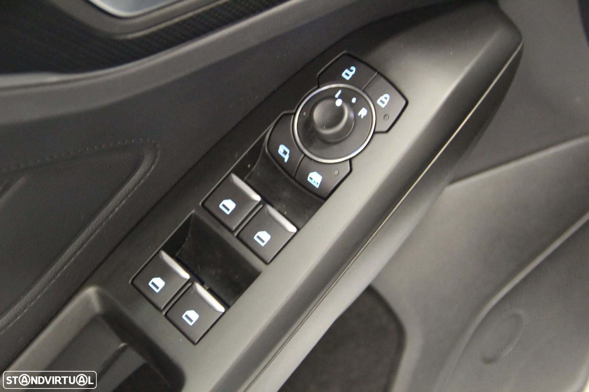 Ford Focus 1.0 EcoBoost MHEV ST-Line - 18