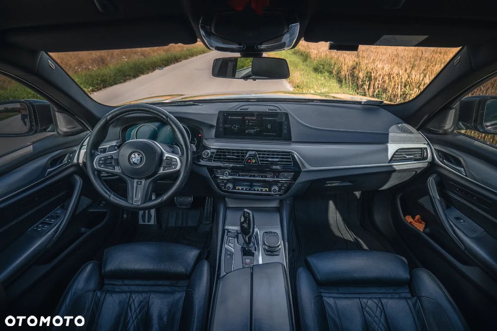 BMW Seria 5 530d xDrive - 25