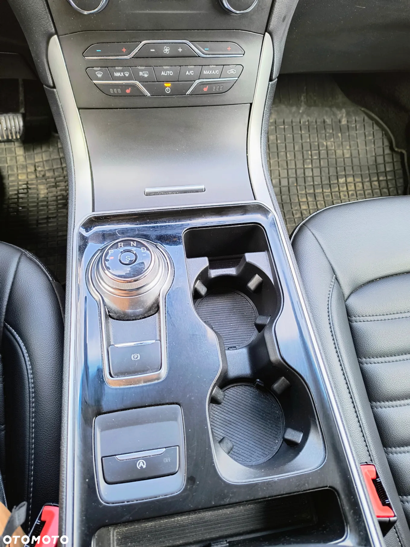 Ford Edge - 8