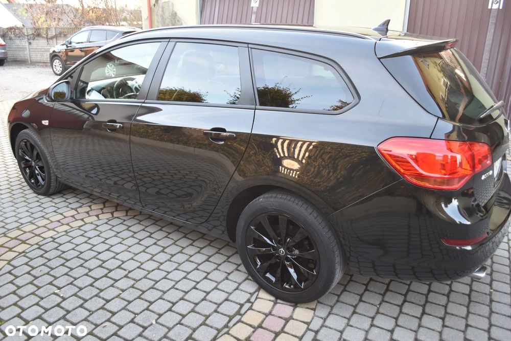 Opel Astra 1.4 Turbo Sports Tourer - 14