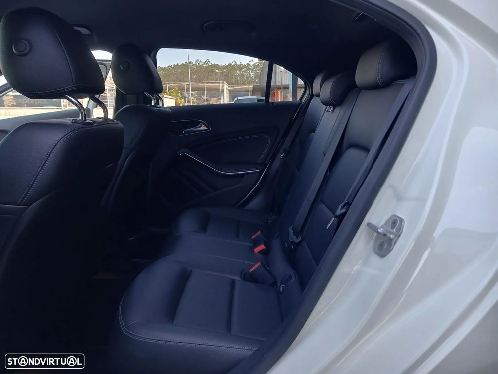 Mercedes-Benz A 200 CDI 7G-DCT AMG Line - 9