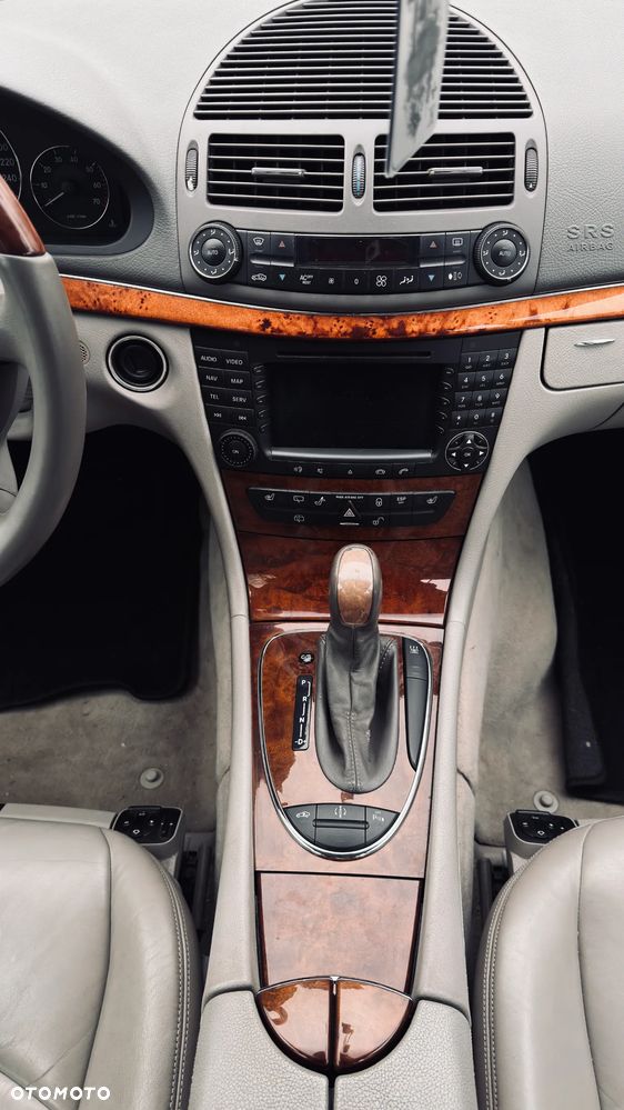 Mercedes-Benz Klasa E 500 4Matic Automatik Elegance - 9