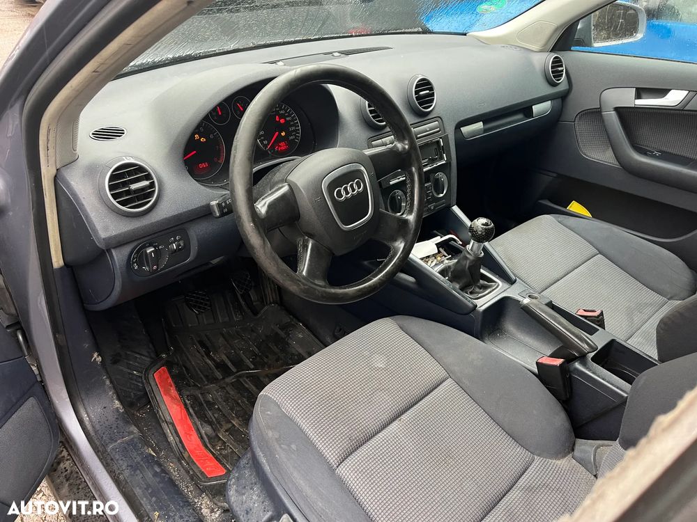 Dezmembrez Audi A3 8P facelift 4 usi gri LY7H 2006 1,6 FSI benzina cod BLP 85KW HBM - 13