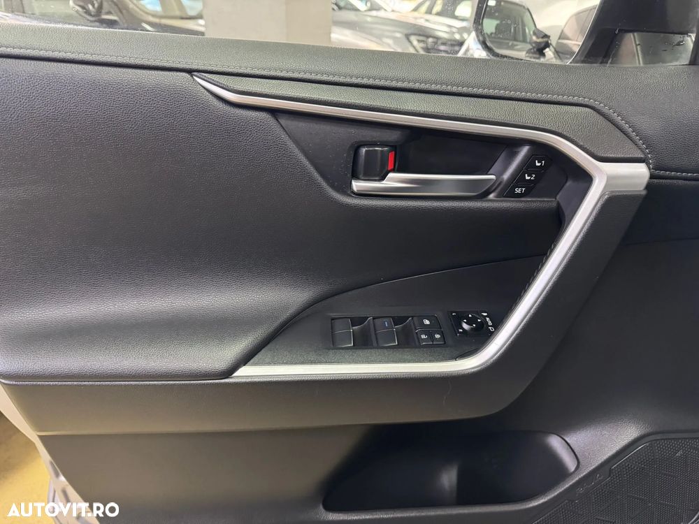 Toyota RAV4 2.5 4x4 Hybrid Lounge - 14