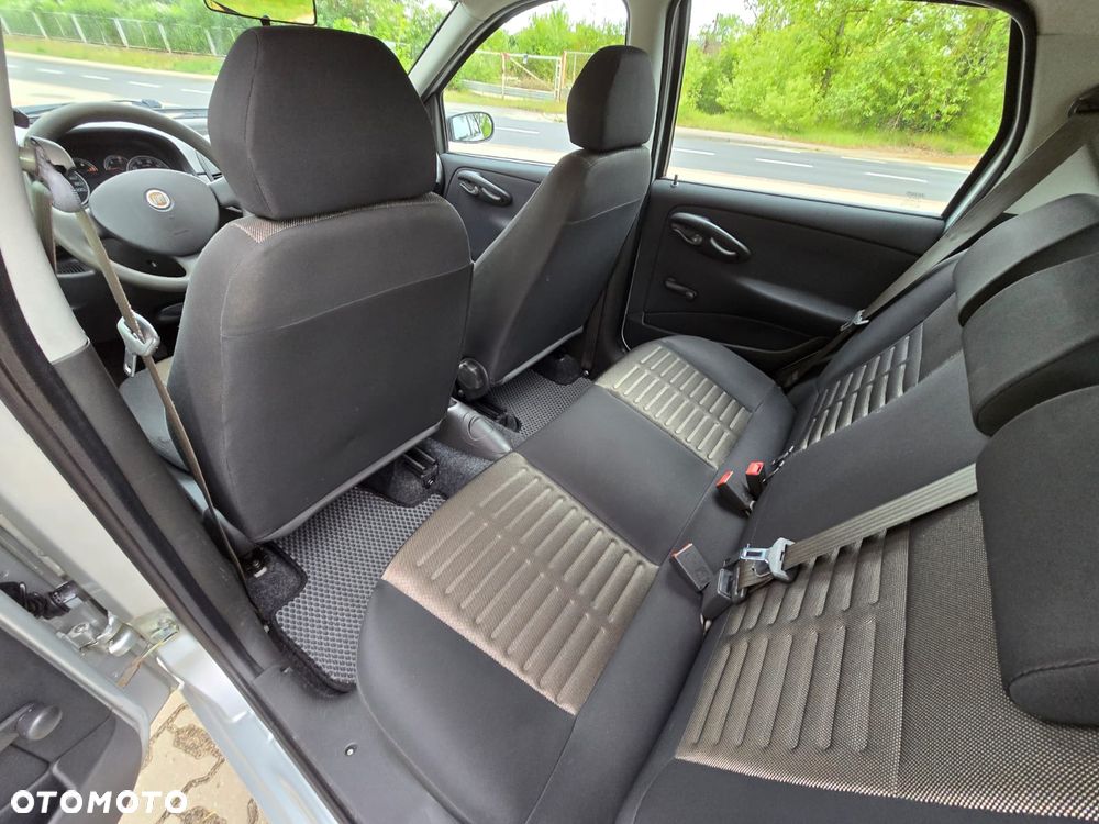 Fiat Punto - 16