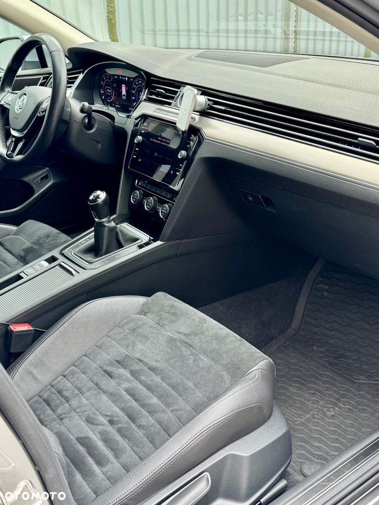 Volkswagen Passat Variant 1.8 TSI BMT Highline - 17