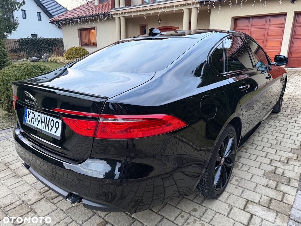 Jaguar XF 2.0 i4D AWD R-Sport - 10