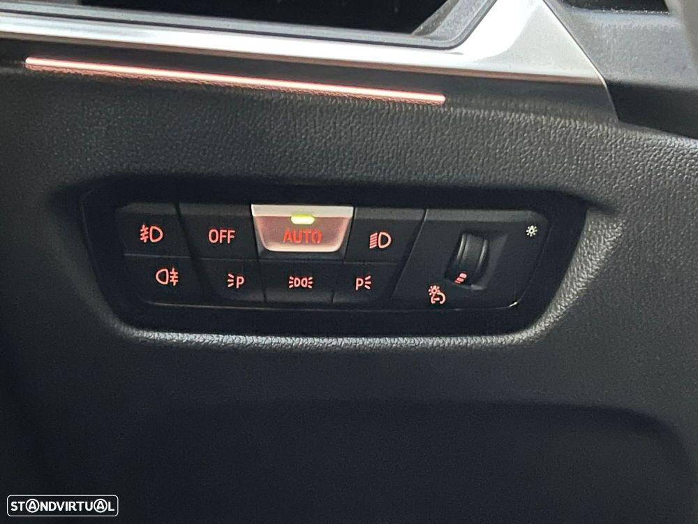 BMW 420 i Pack Desportivo M Auto - 22