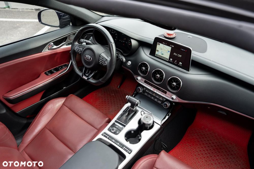 Kia Stinger - 14