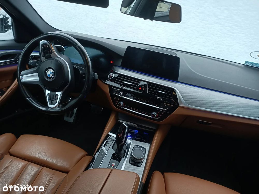 BMW Seria 5 530d xDrive Sport Line - 12