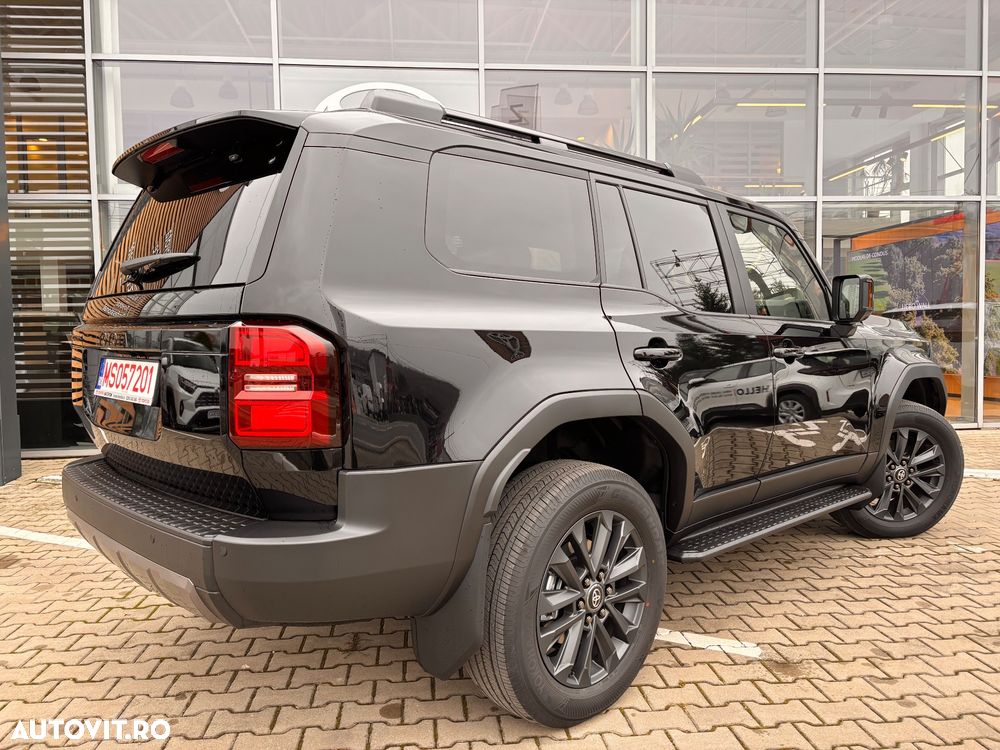 Toyota Land Cruiser 250 2.8l D-4D 204 CP MHEV A/T 7 locuri Luxury - 6