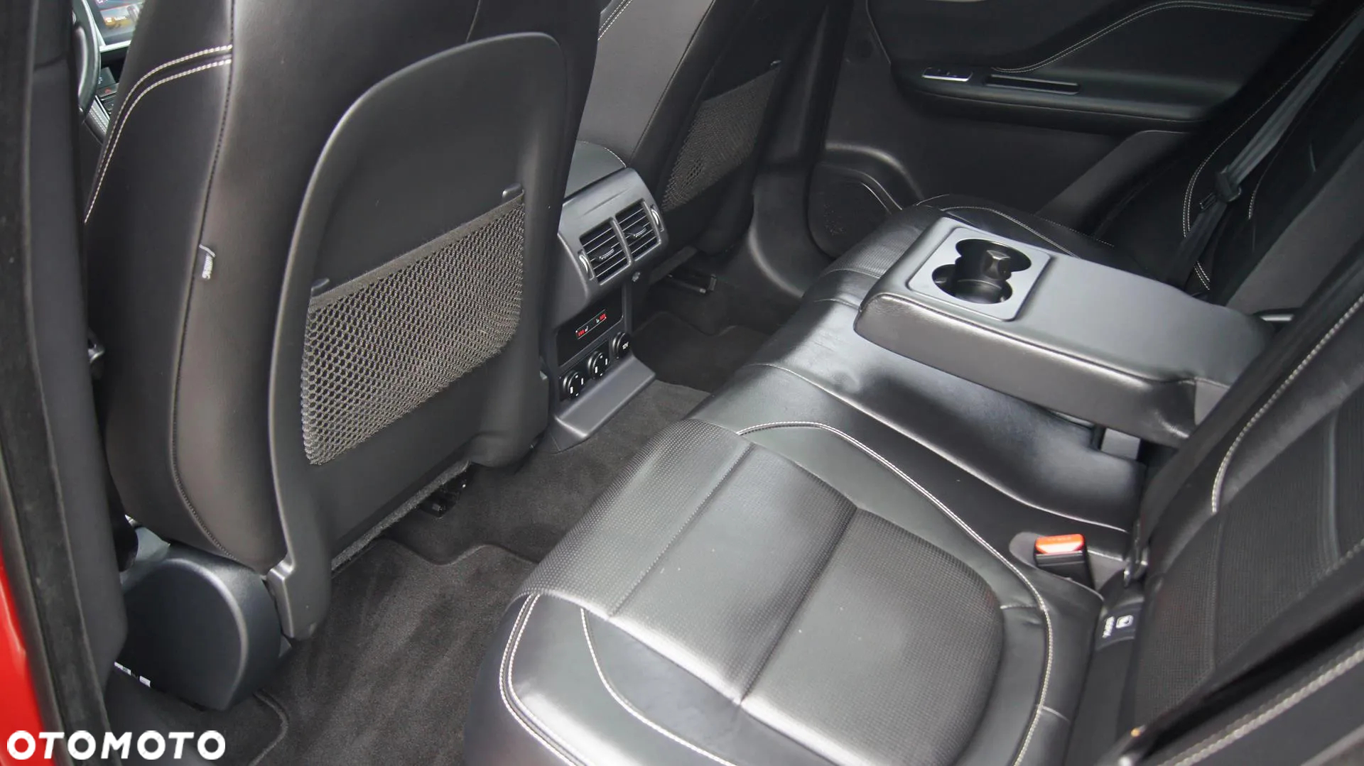 Jaguar F-Pace 2.0 i4D AWD R-Sport - 15